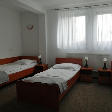 Hotel Dabrowiak Домброва-Гурнича Экстерьер фото